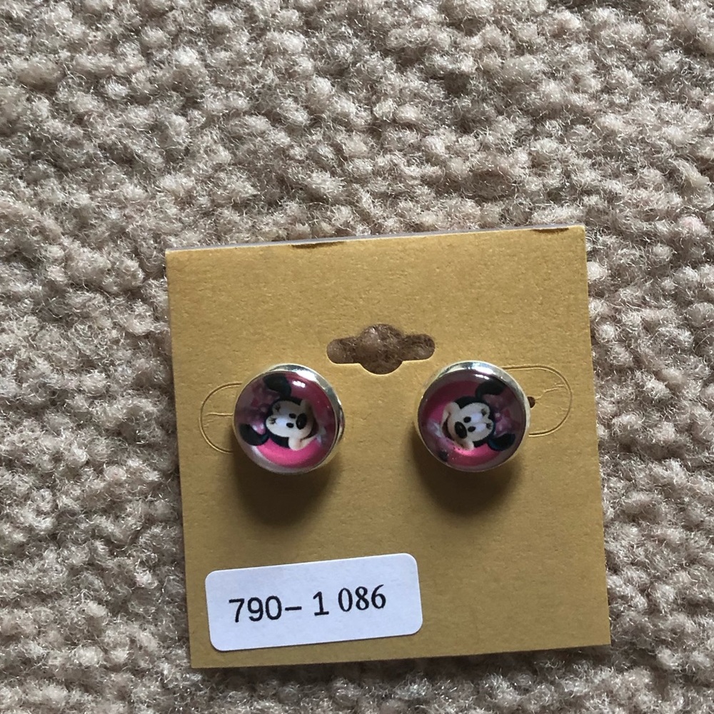 Disney Minnie Mouse earrings